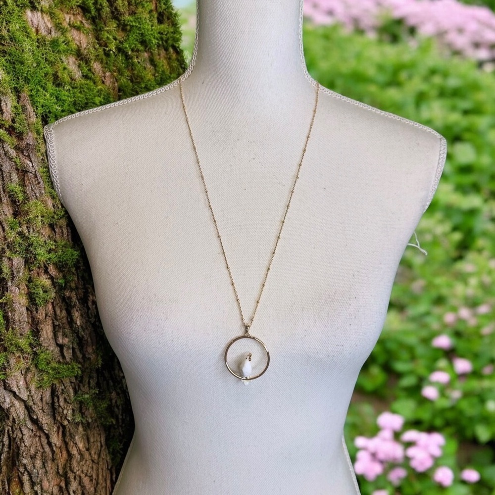 NEW White & Yellow Gold Cockatiel Bird Sitting In A Gold Hoop Pendant Necklace - Picture 10 of 16